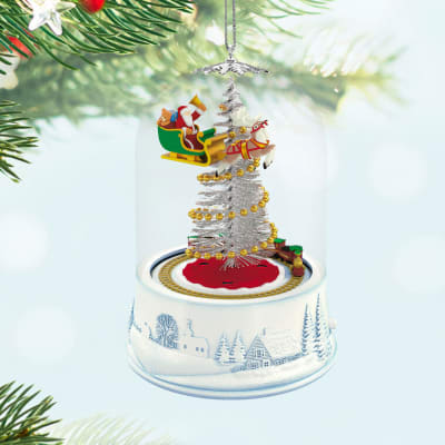 And To All a Good Night! Musical Ornament With Light and Motion