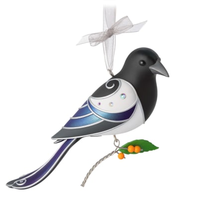 The Beauty of Birds Black-Billed Magpie Ornament