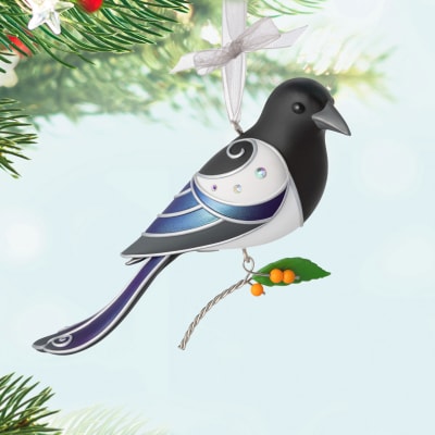 The Beauty of Birds Black-Billed Magpie Ornament