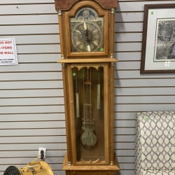 Grandfather clock - Waterloo ReStore