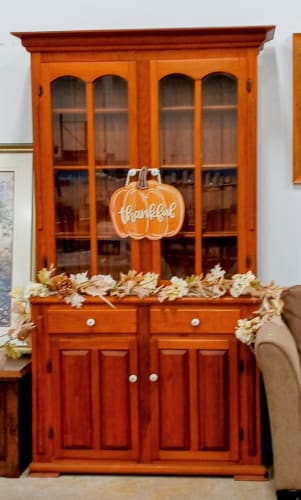 Hutch cabinet