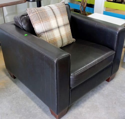 Club chair (cushion not included)