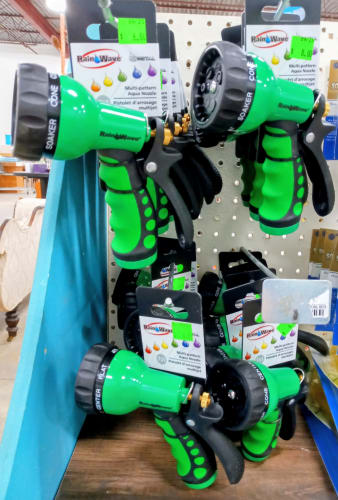 Garden hose multi pattern nozzle