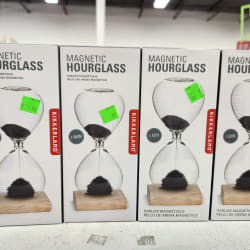 Magnetic hourglass