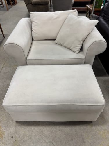 White chair with foot stool