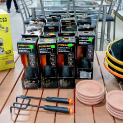 Garden tools & accessories, assorted prices as marked
