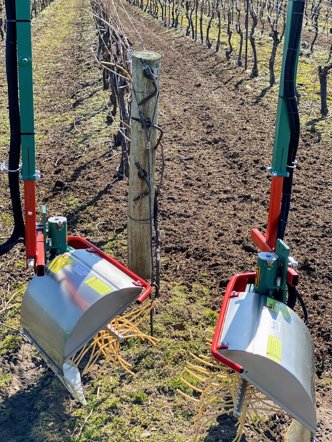 Clemens Over-The-Row MULTIClean Weeder/Suckering Machine