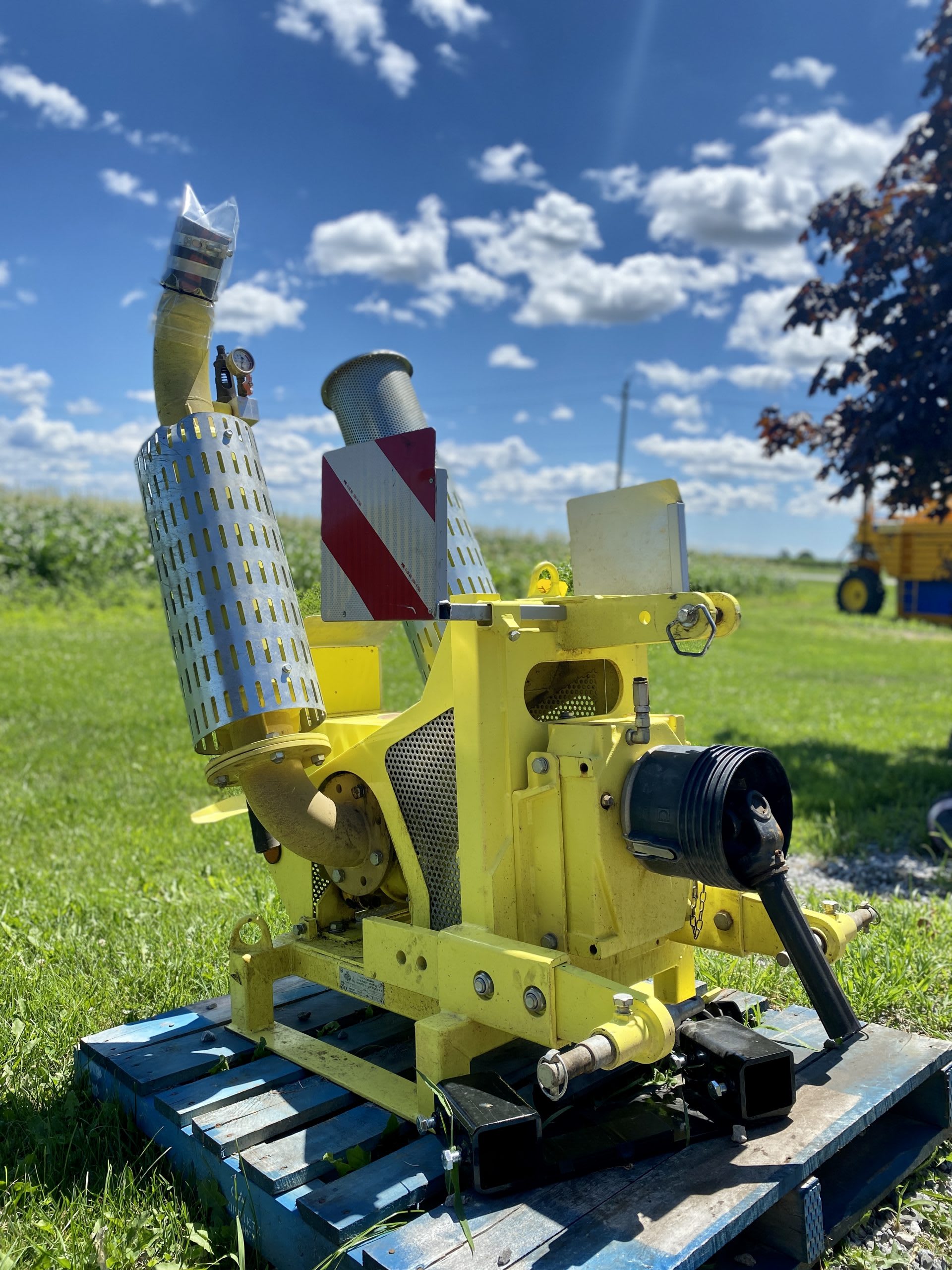 USED 2018 Collard E2200F Leaf Remover
