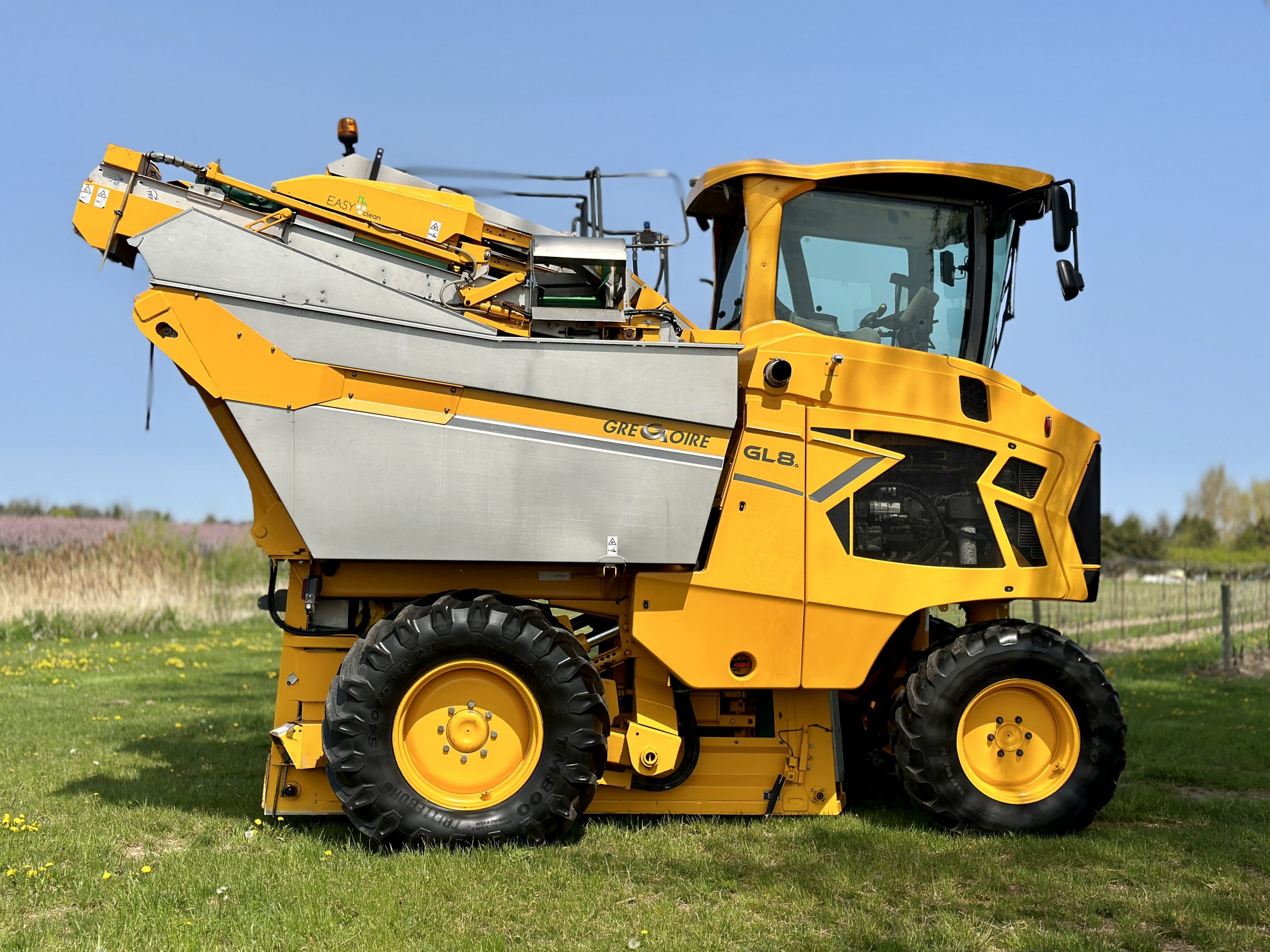 2019 Gregoire GL8.6 EASYClean Grape Harvester