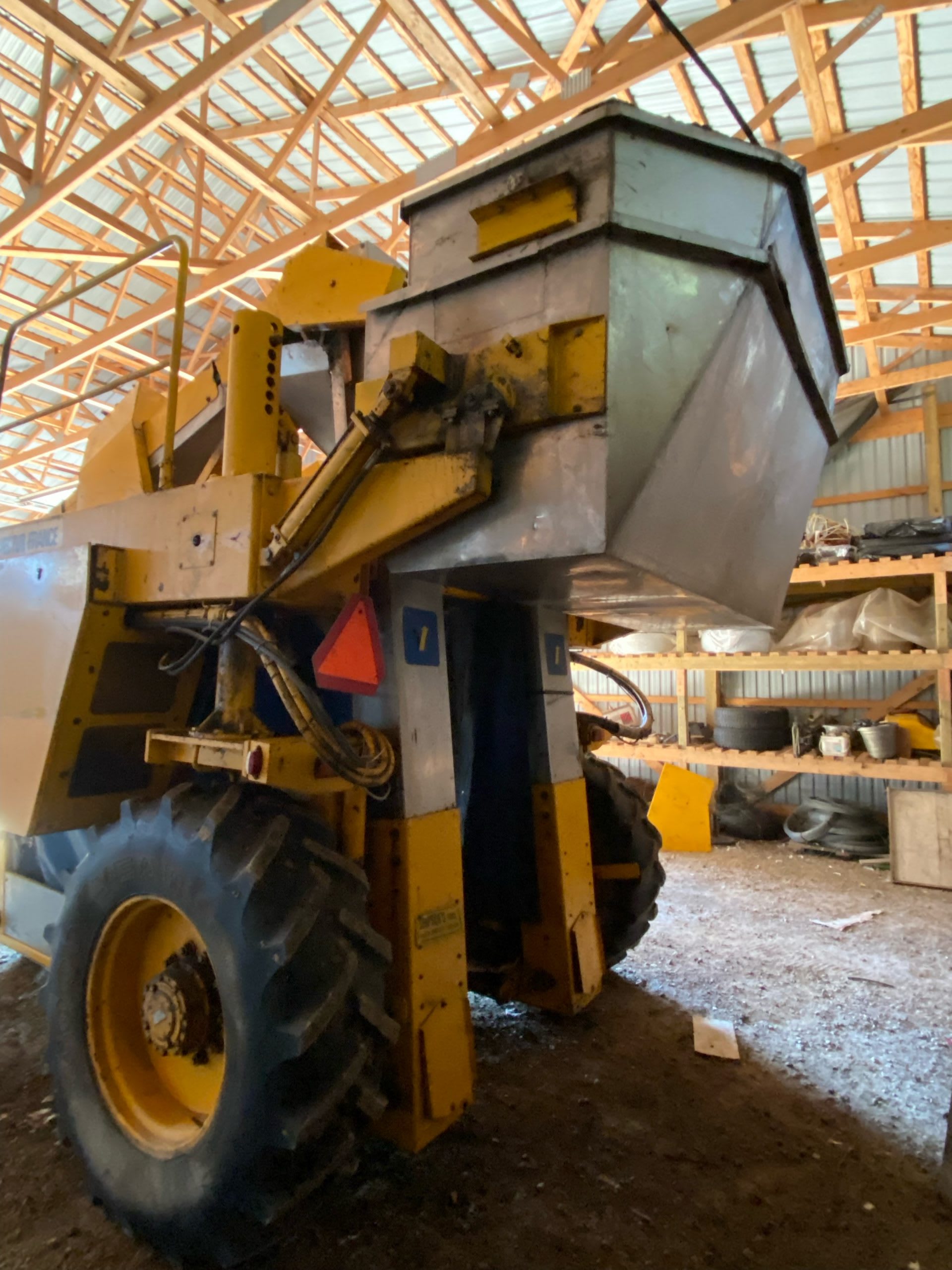 Used Vectur GM420 Grape Harvester