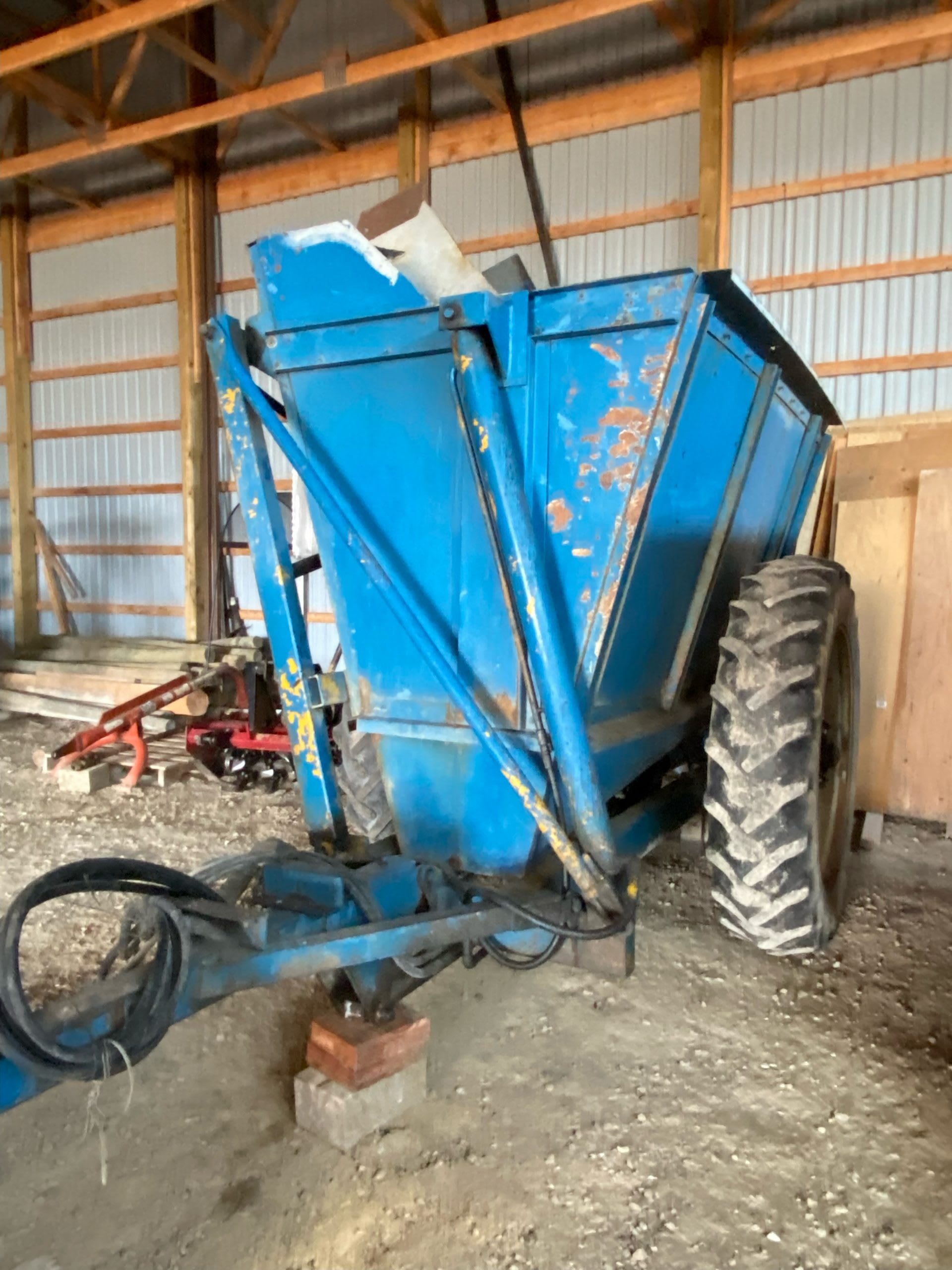Used Vectur GM420 Grape Harvester
