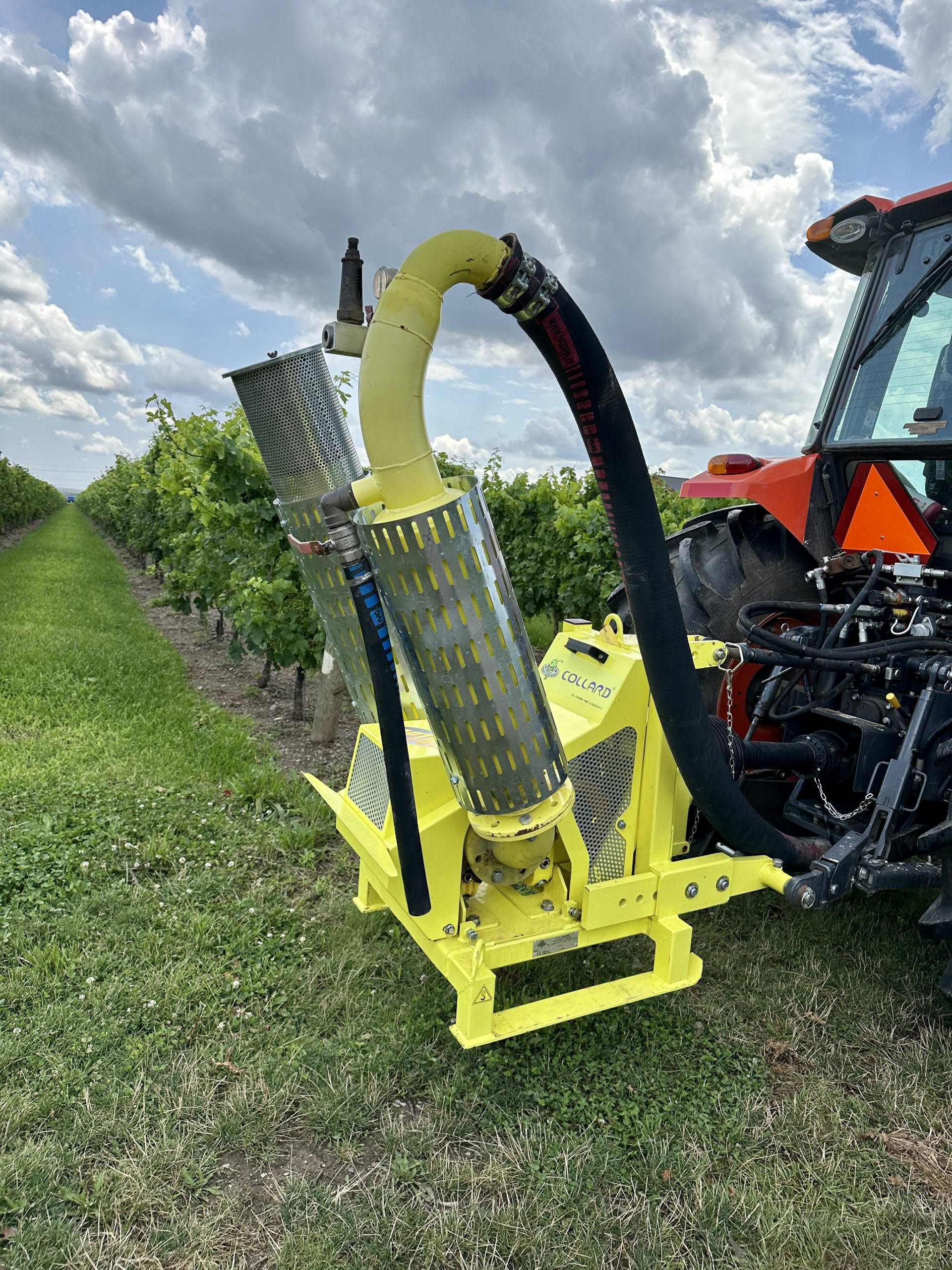 2017 Collard E2200F Pneumatic Leaf Remover