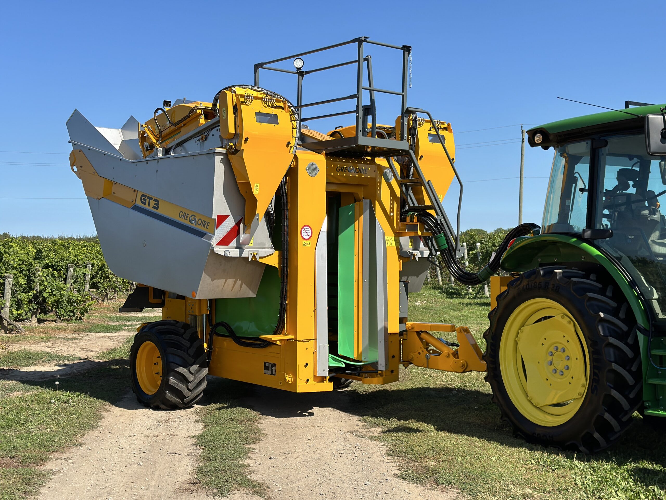 NEW Gregoire GT3 Tow-Behind Grape Harvester