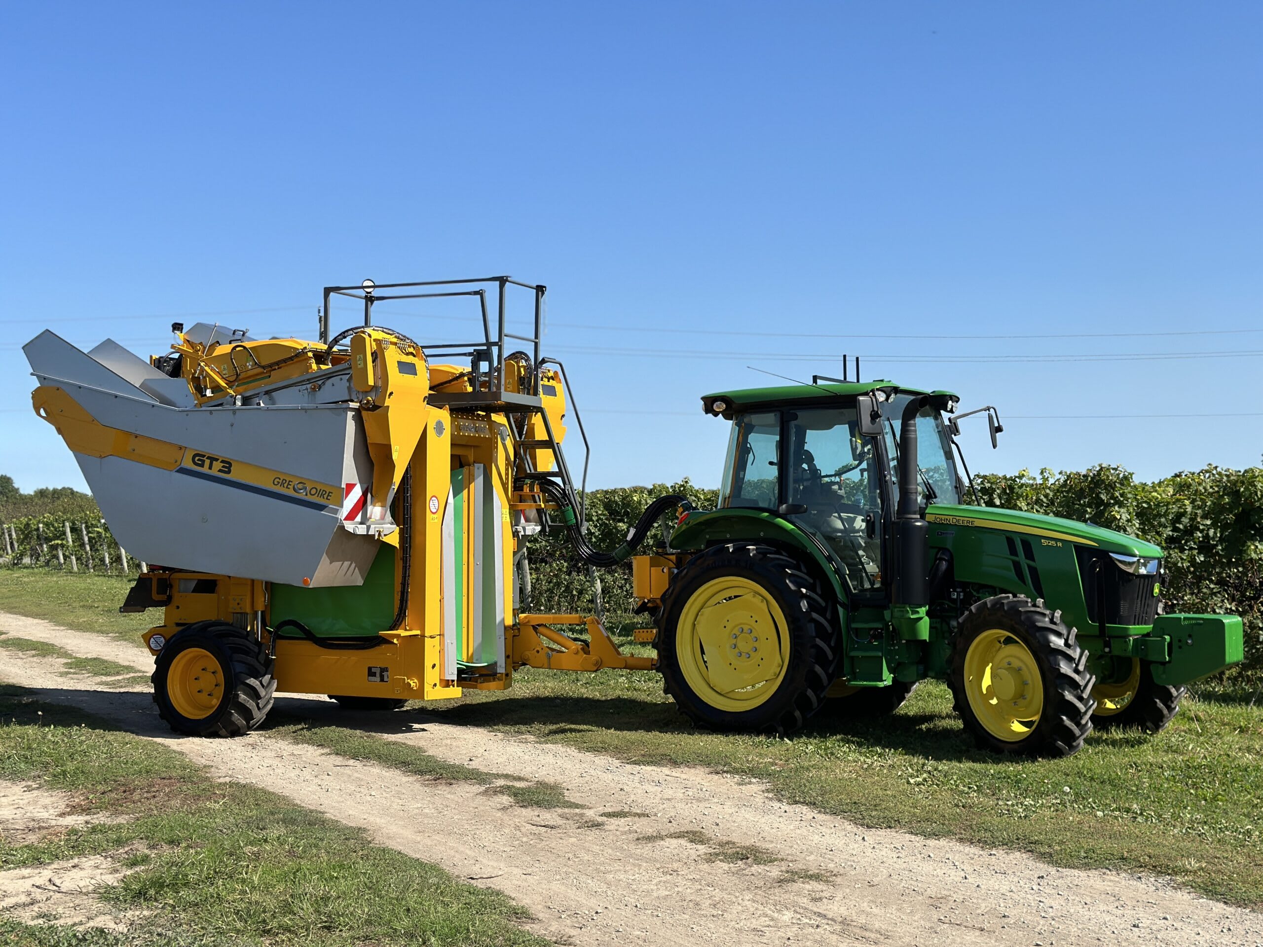 NEW Gregoire GT3 Tow-Behind Grape Harvester