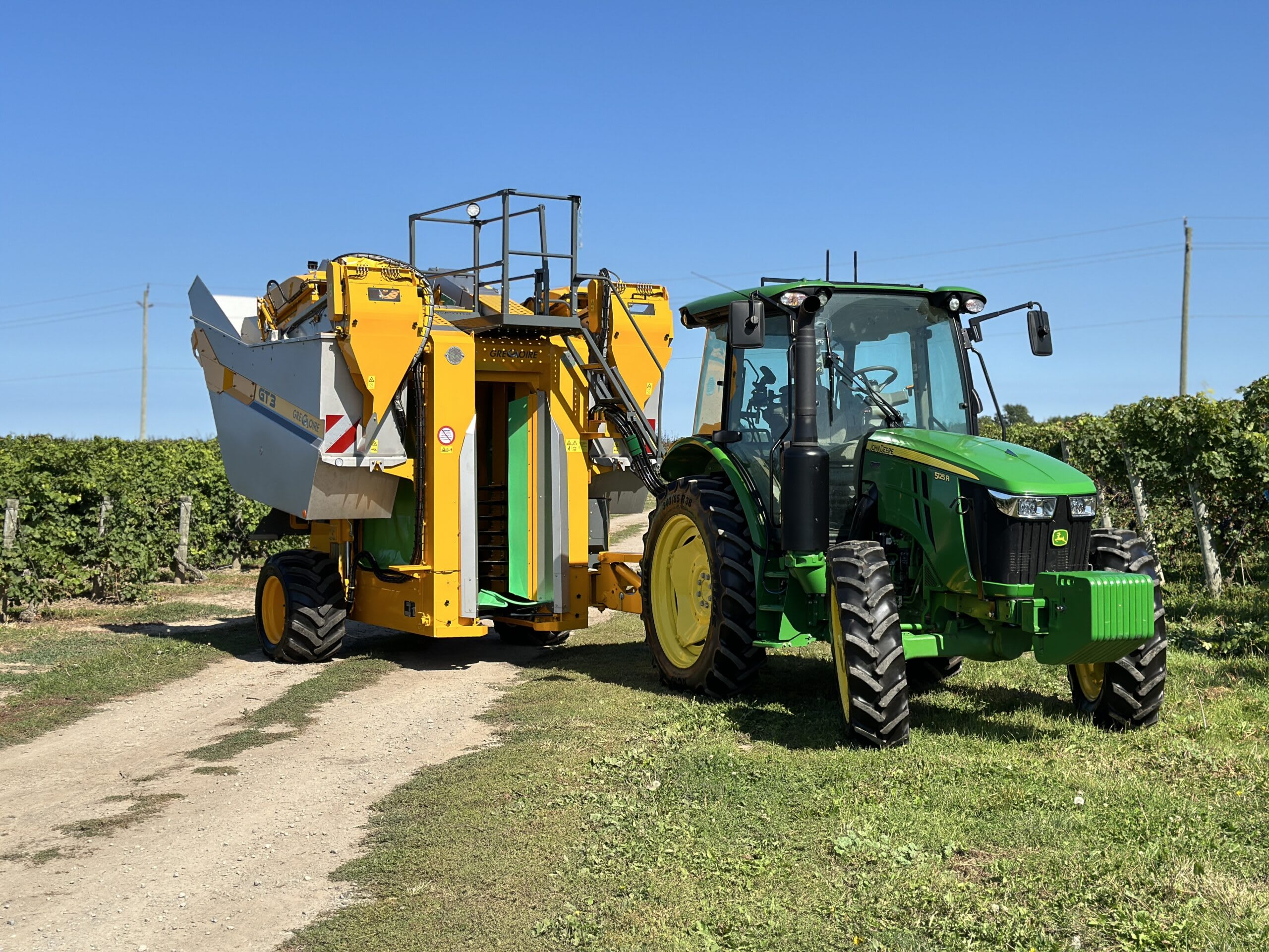 NEW Gregoire GT3 Tow-Behind Grape Harvester