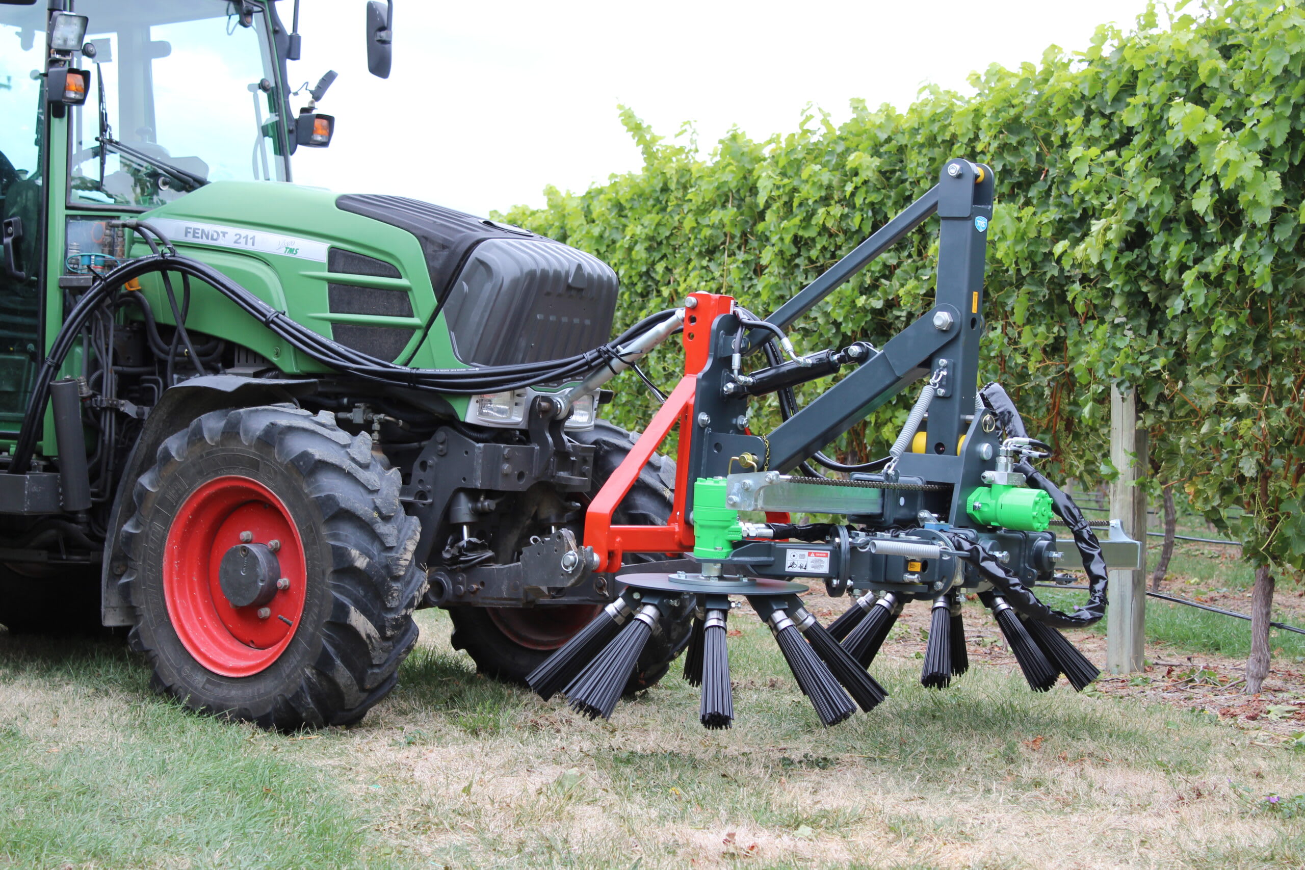 TRS GENII Undervine Sweeper