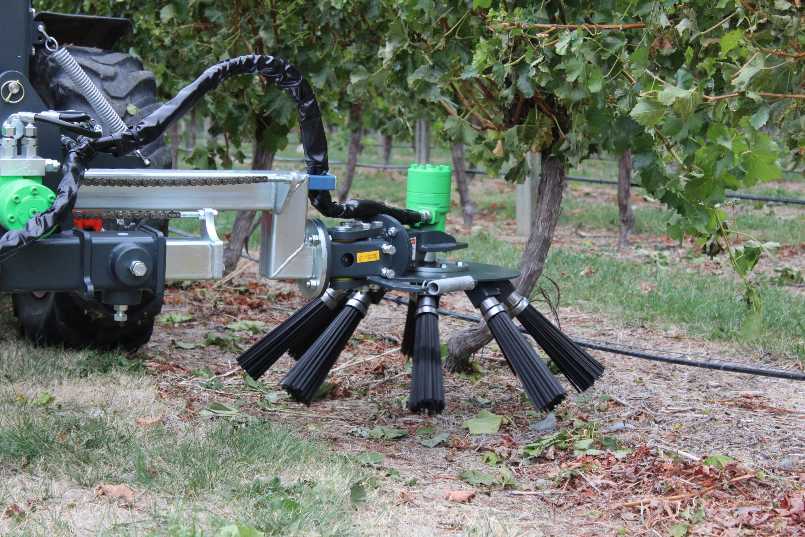 TRS GENII Undervine Sweeper