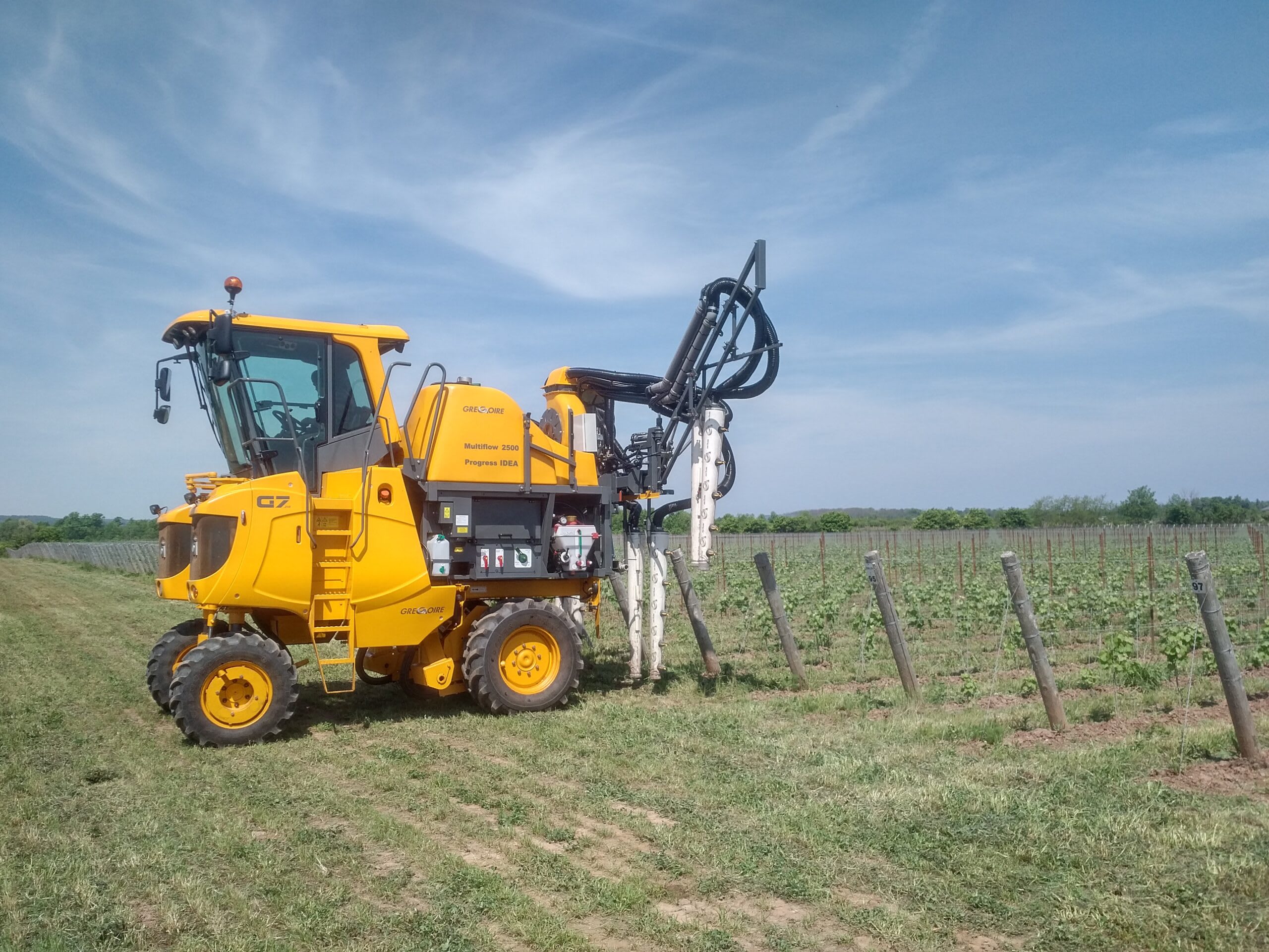 Used 2017 Gregoire G7.210 Grape Harvester + Progress 4-Row Sprayer