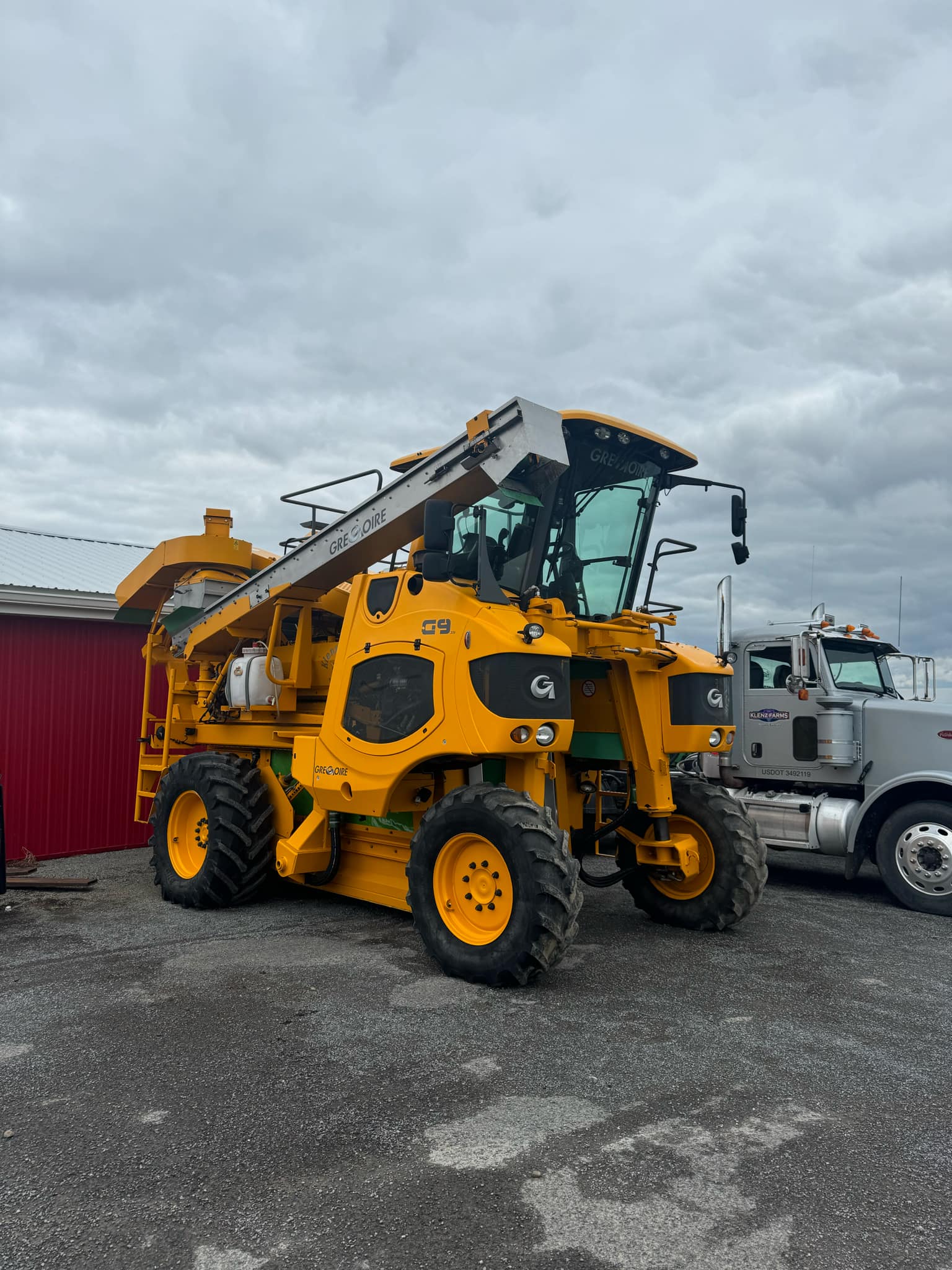 2015 Gregoire G9.330 Grape Harvester