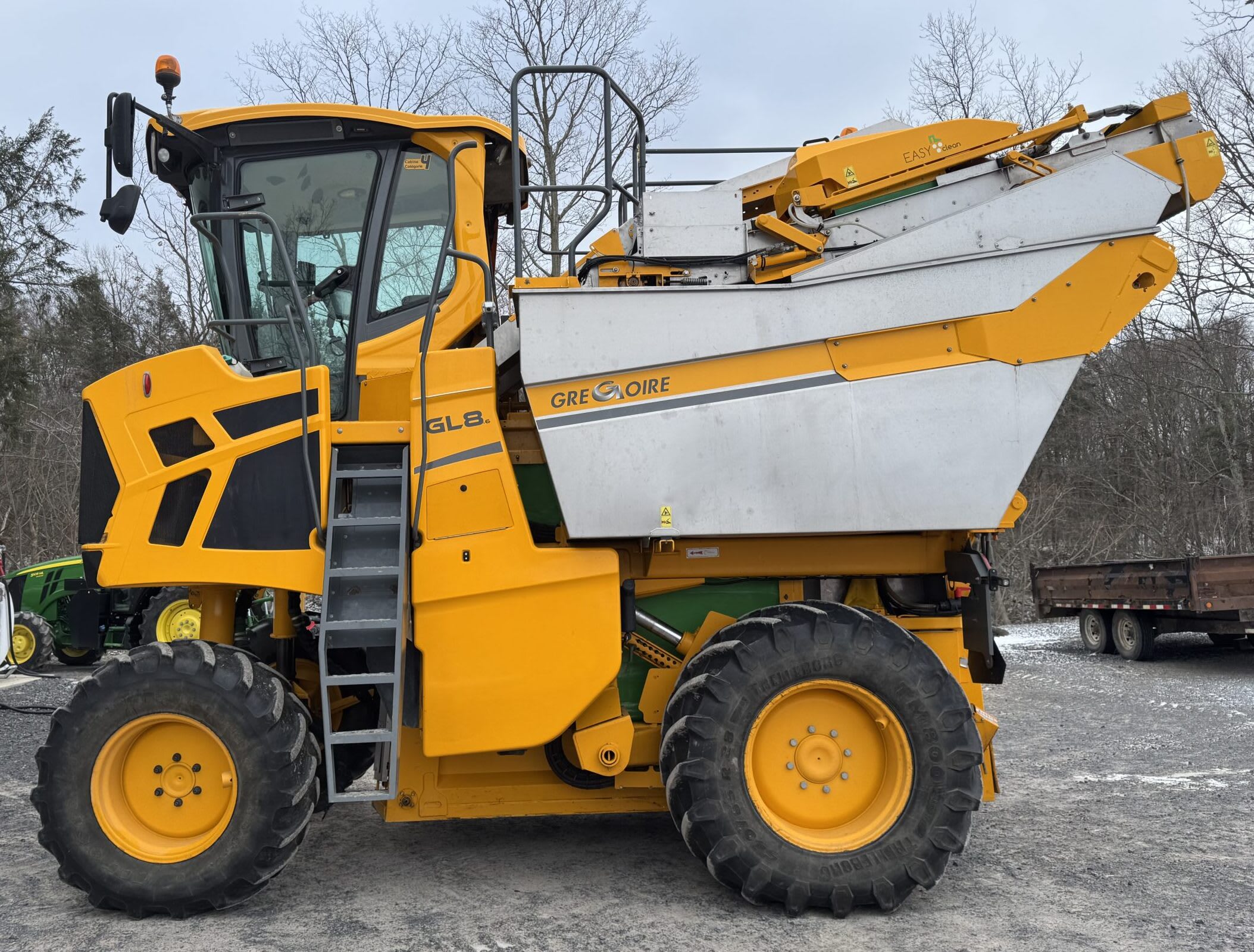 Used 2019 Gregoire GL8.6 Grape Harvester