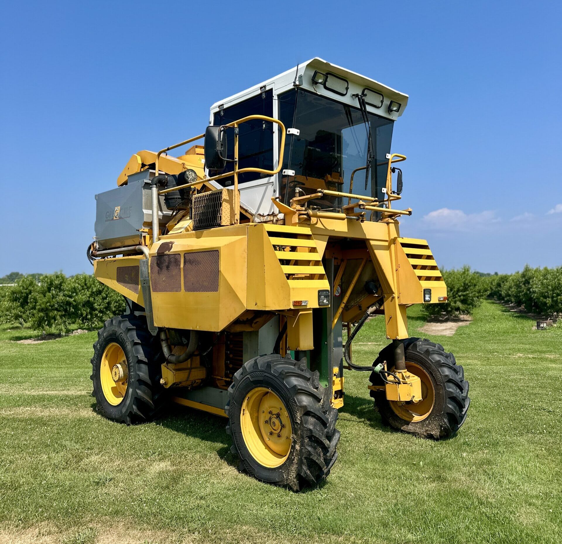 1997 Gregoire G160 Grape Harvester