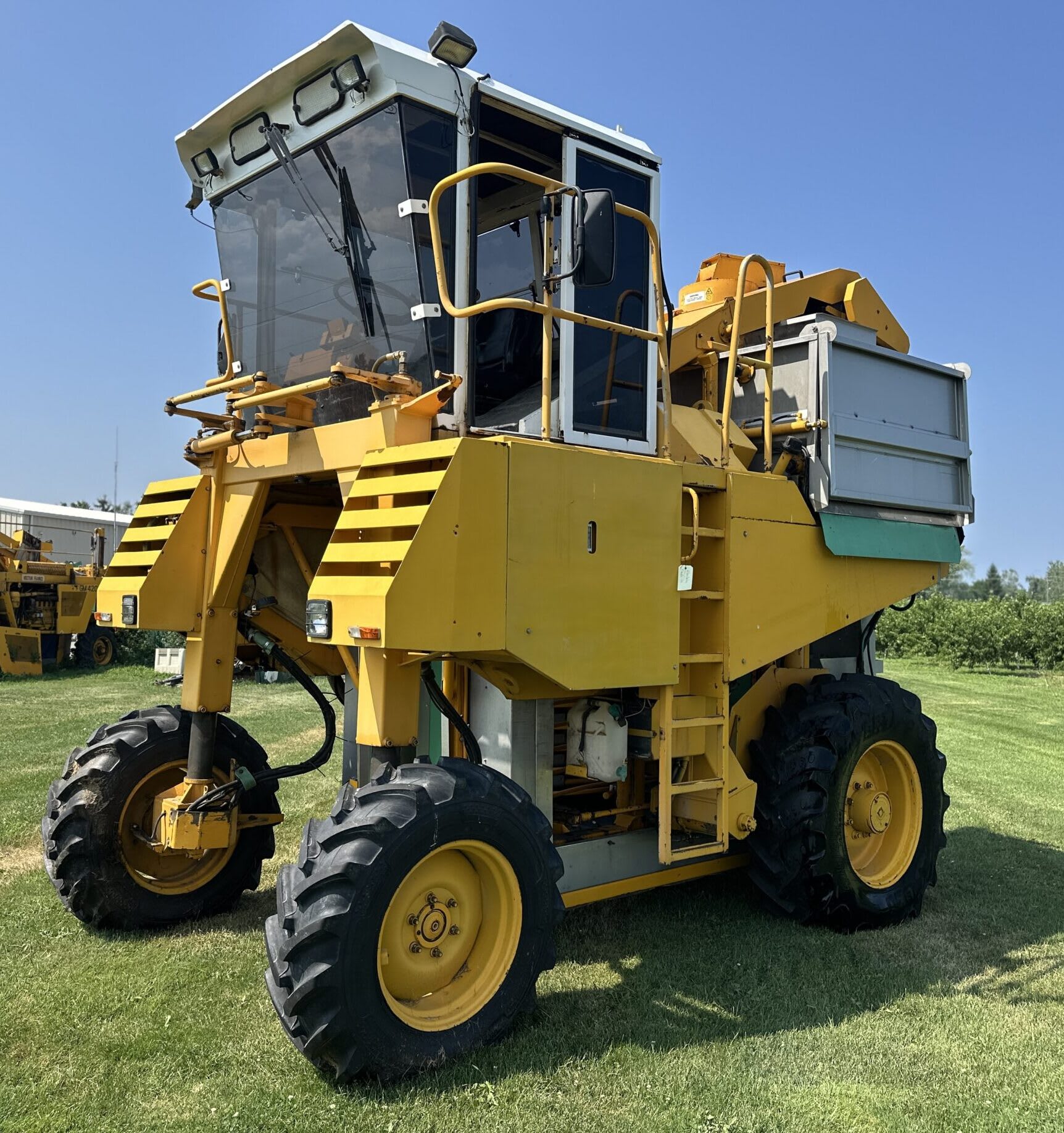 1997 Gregoire G160 Grape Harvester