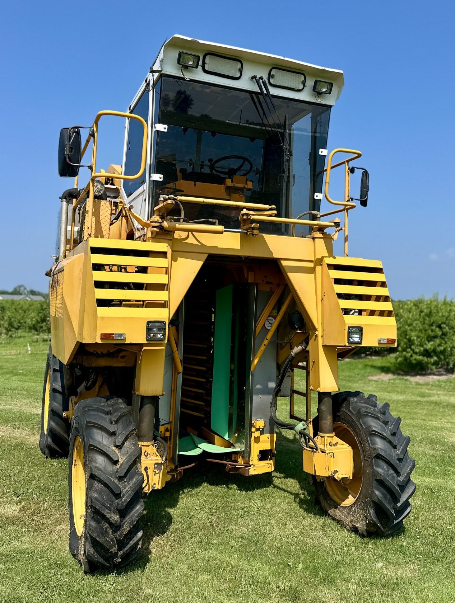 1997 Gregoire G160 Grape Harvester