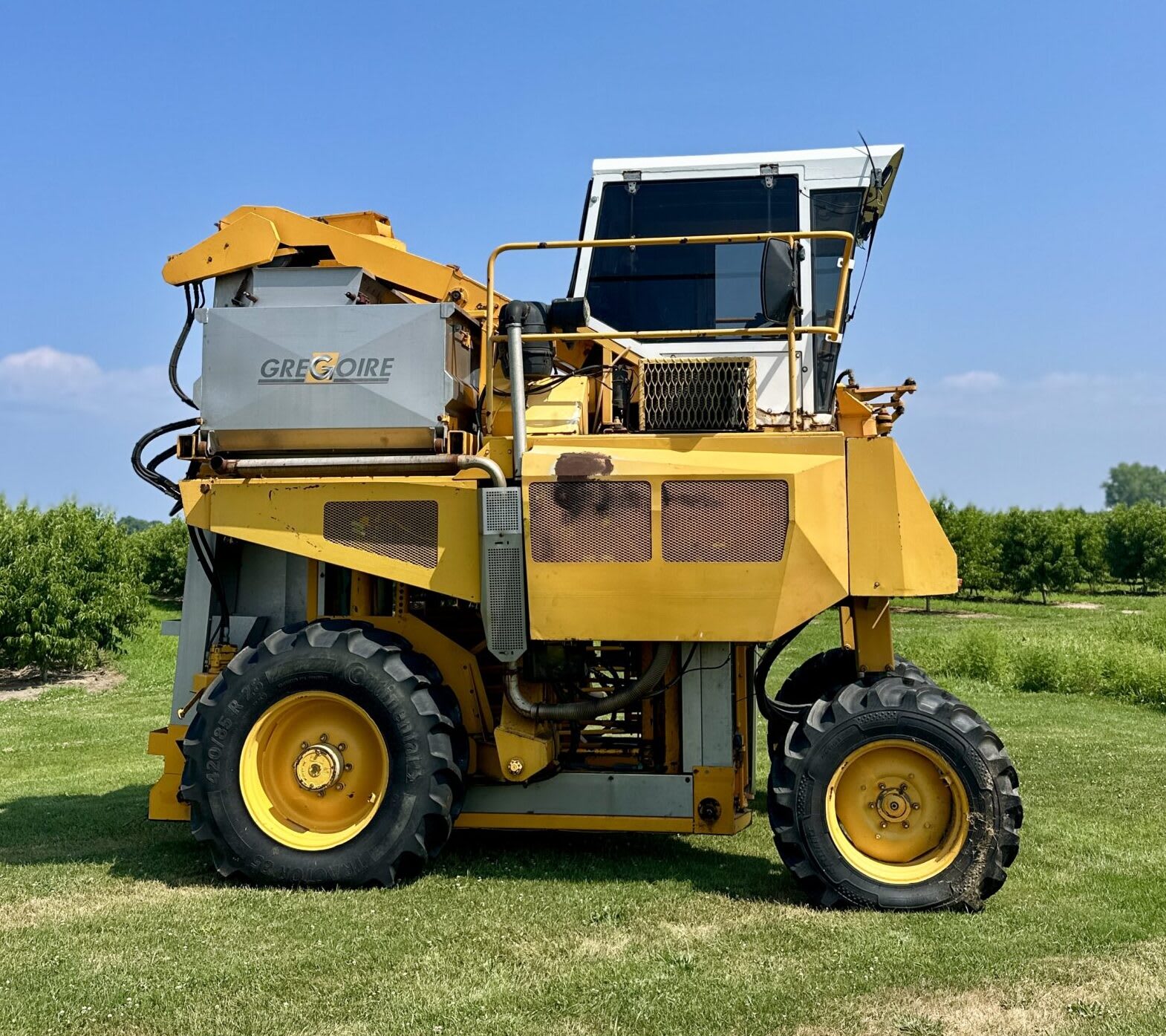 1997 Gregoire G160 Grape Harvester