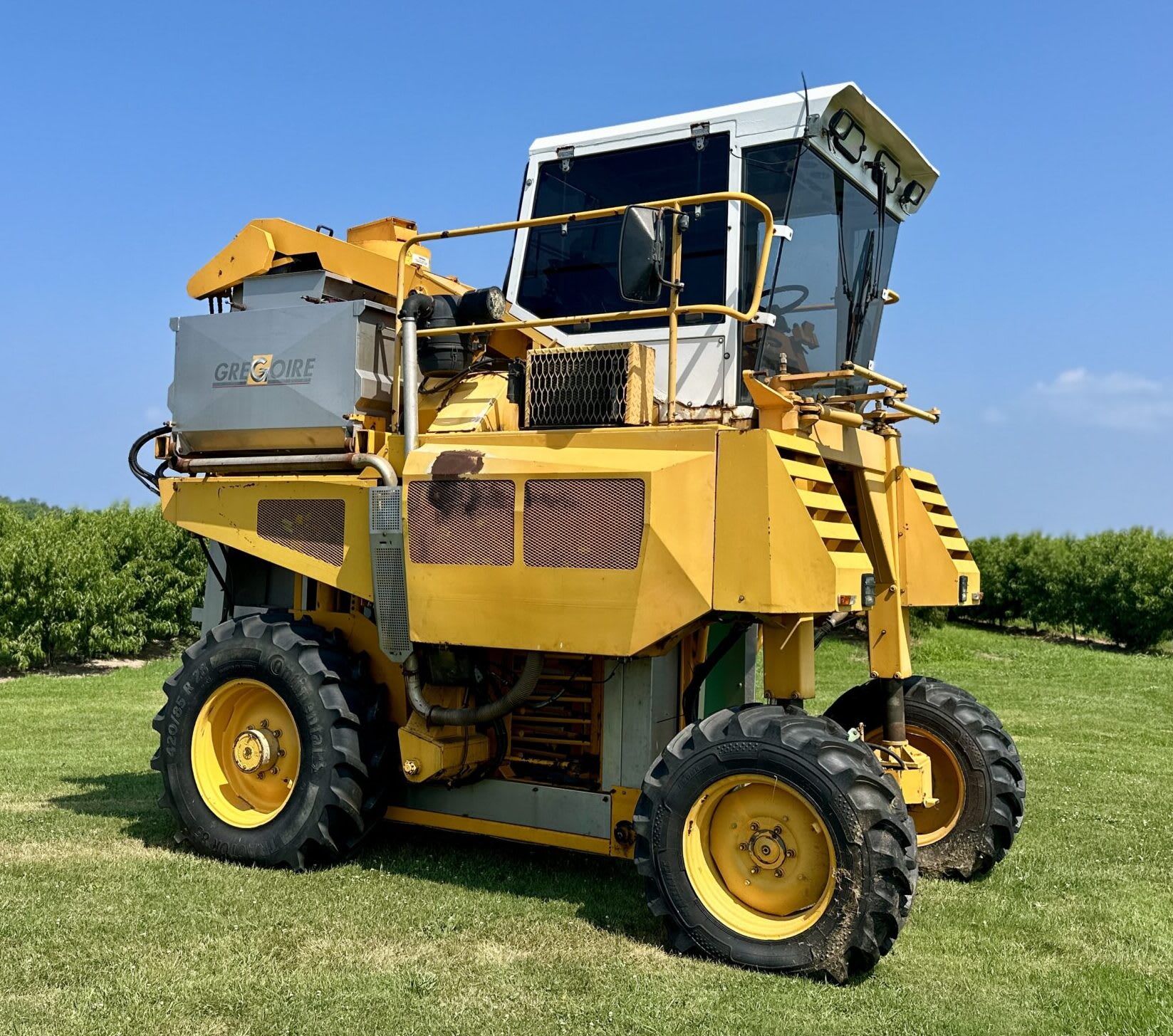1997 Gregoire G160 Grape Harvester