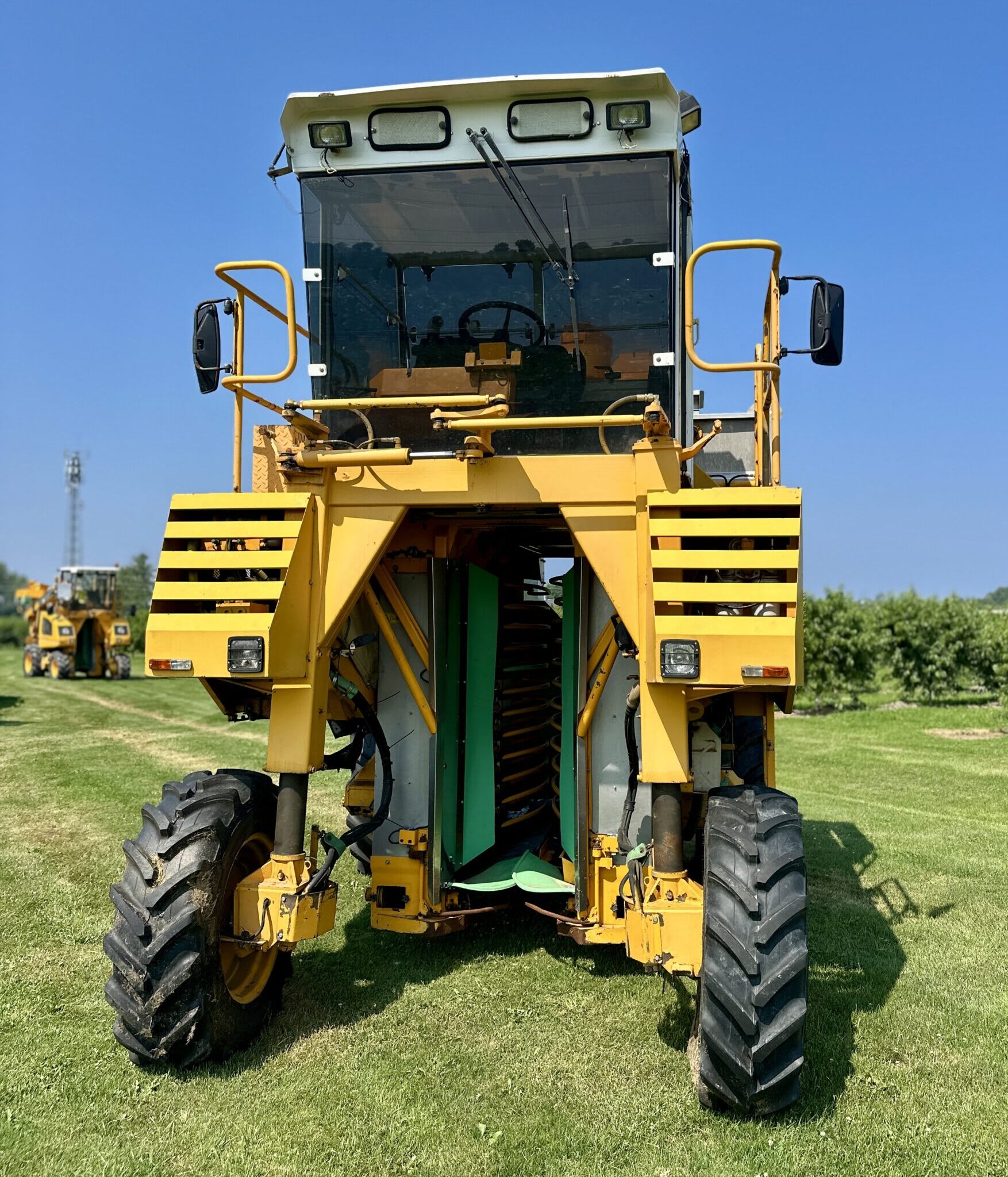 1997 Gregoire G160 Grape Harvester