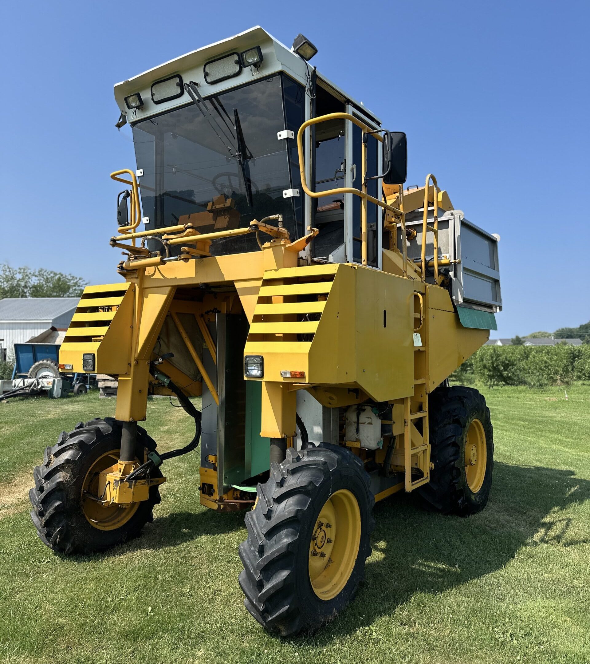 1997 Gregoire G160 Grape Harvester