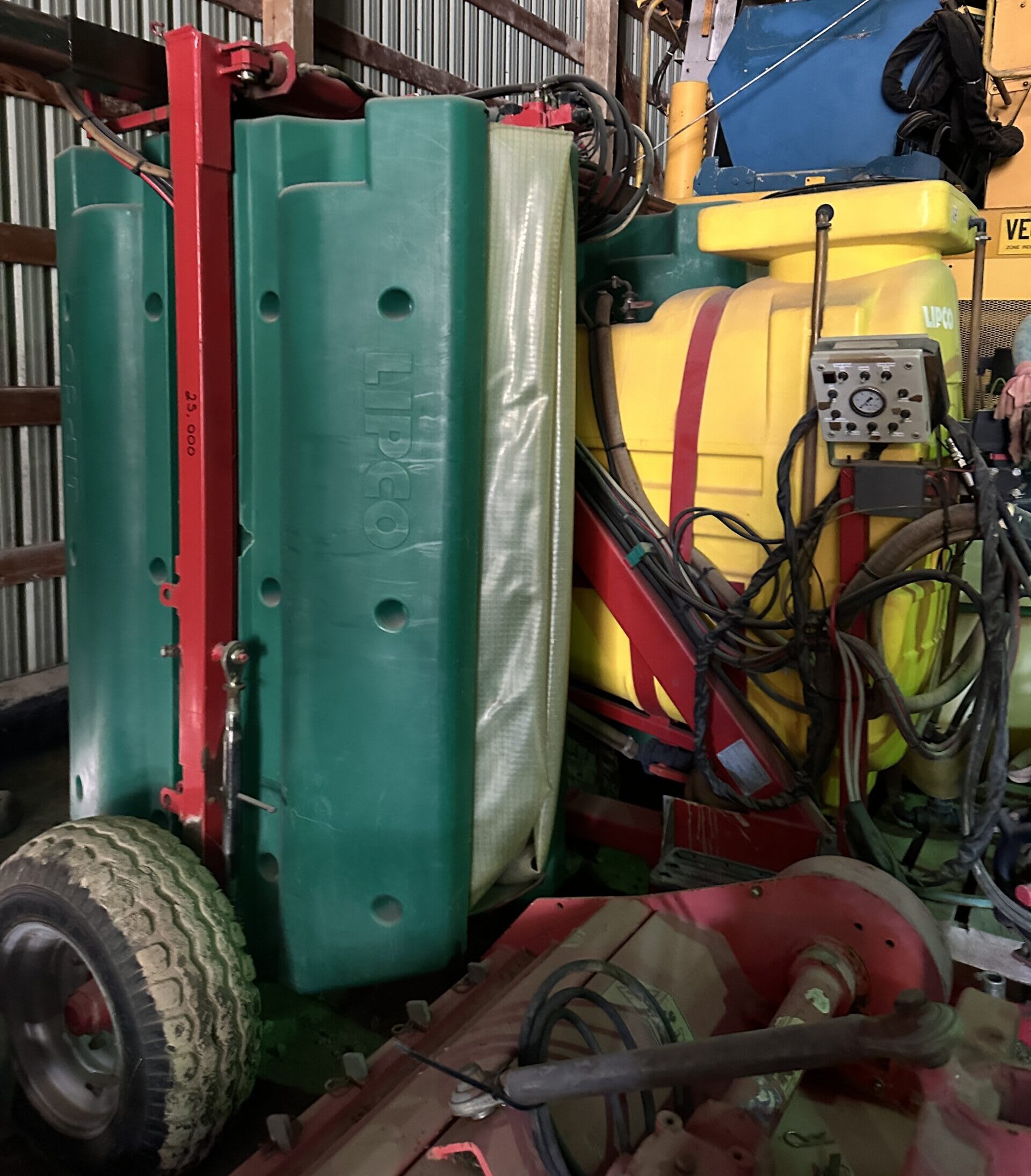 Used 2002 LIPCO 2-Row Recycling Vineyard Sprayer