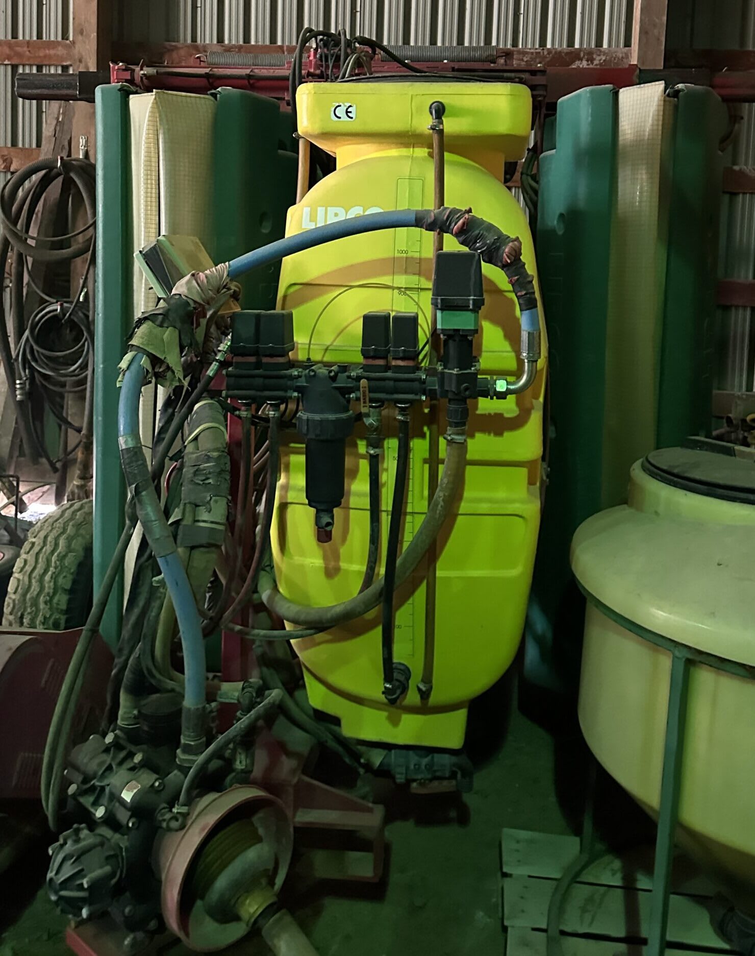 Used 2002 LIPCO 2-Row Recycling Vineyard Sprayer