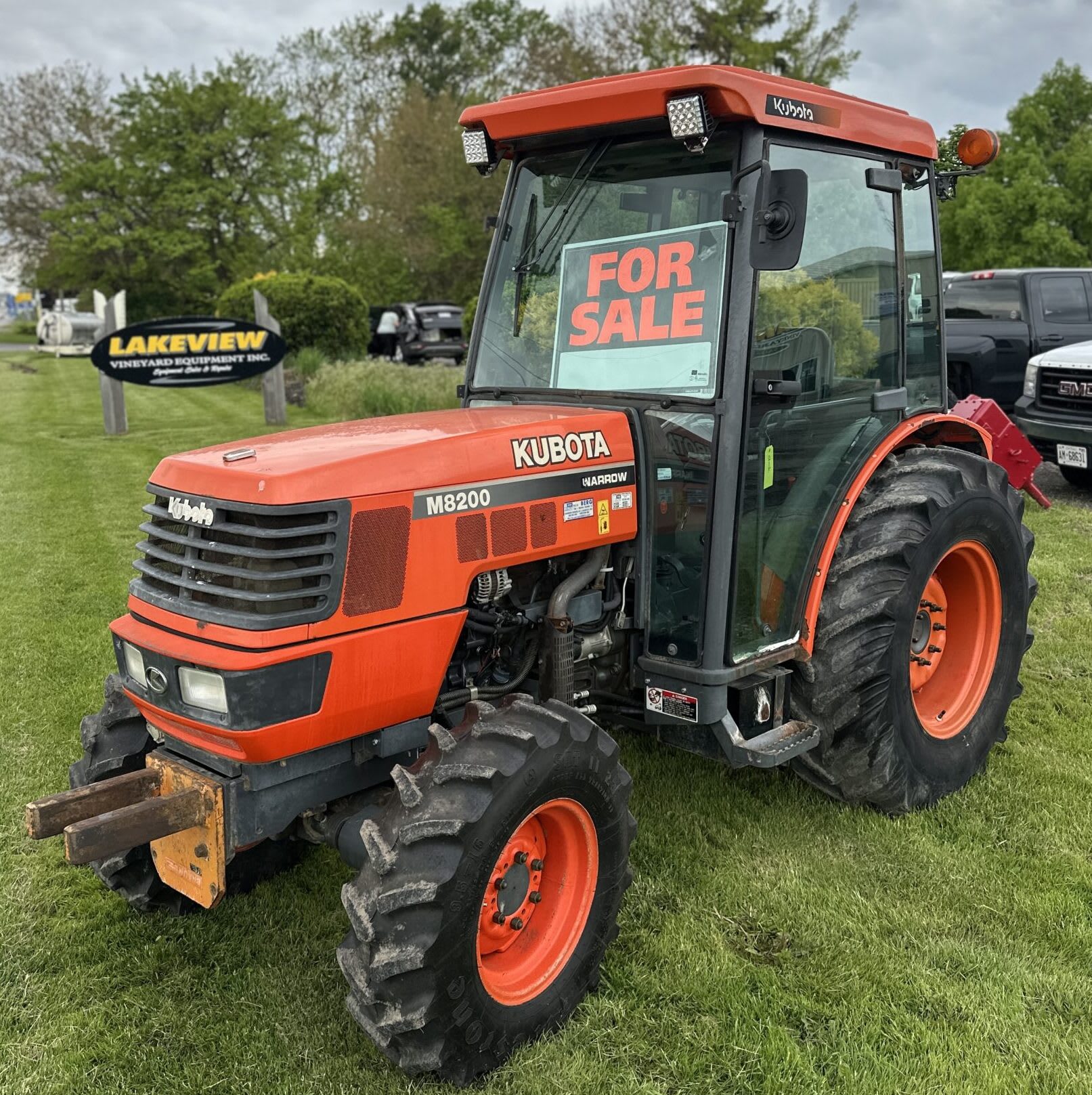 Used Kubota M8200 Narrow Vineyard Tractor