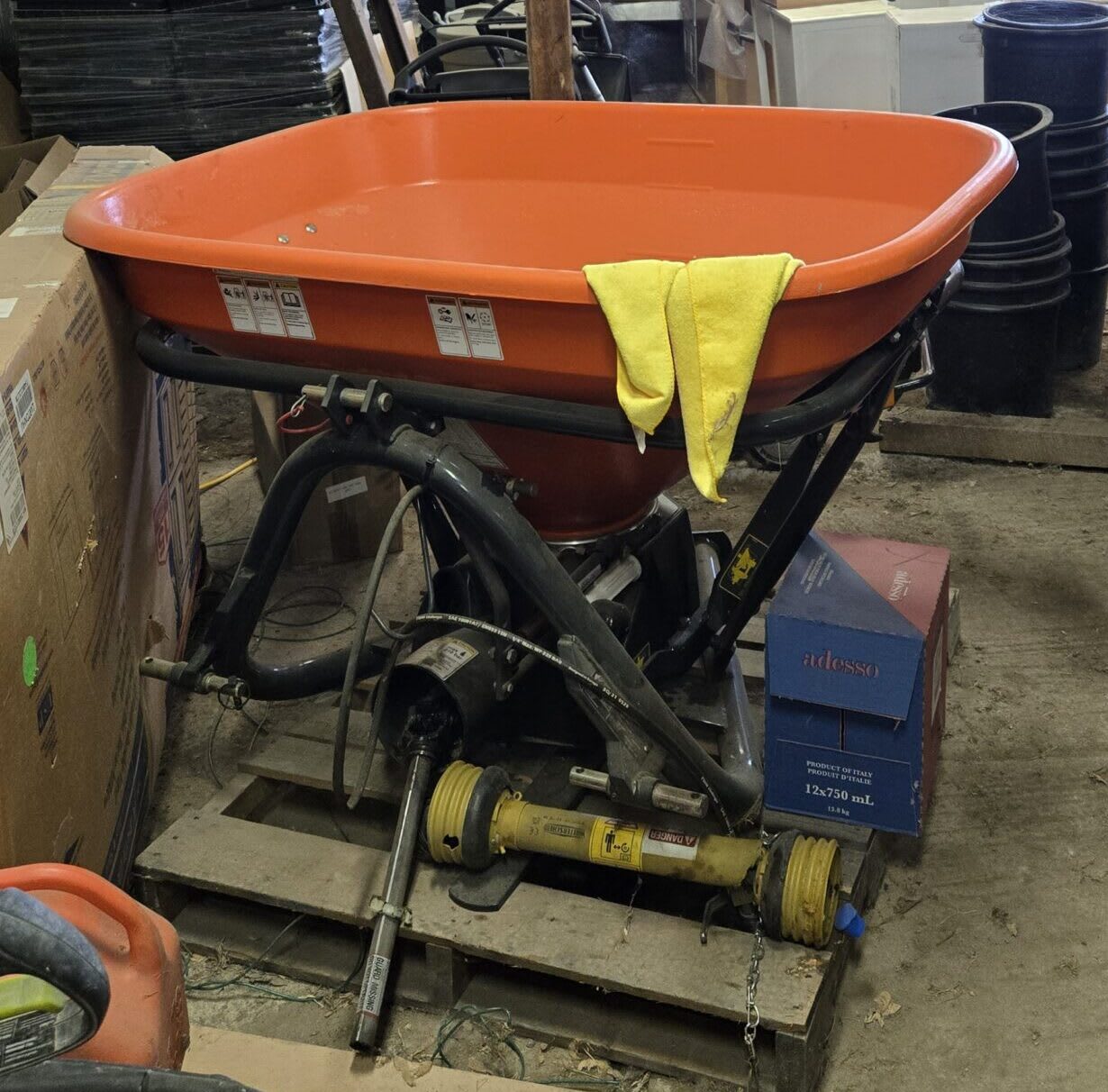Used Kubota 3pt Fertilizer Sprayer