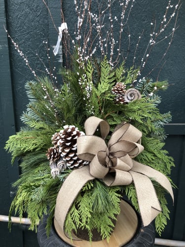 Outdoor Winter Arrangement Workshop 12'' Round Painted Pick